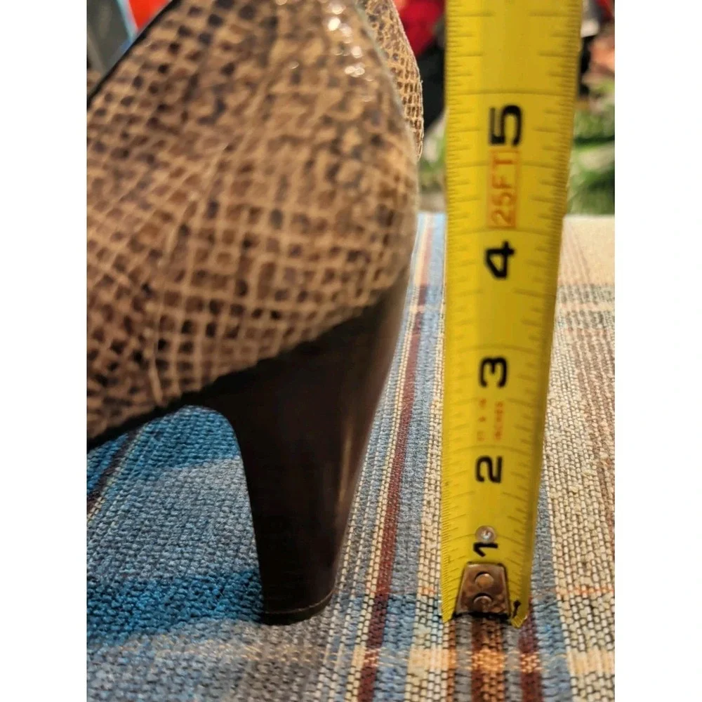 Women's New Sofft Brown Leather Snake Embossed Pumps Heels Shoes size 9M